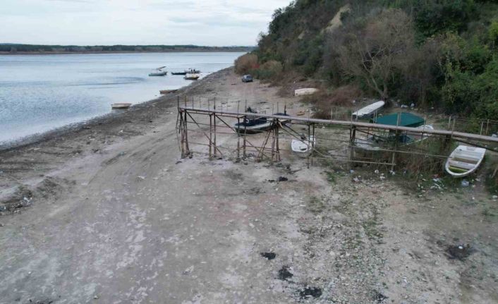 Terkos Gölü’nde su seviyesi 10 metre çekildi