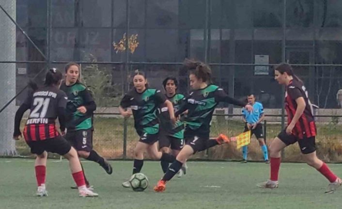 TFF Kadınlar 2. Lig: Vangücü SK:  4 - Kahramanmaraş Anadolu SK:  2