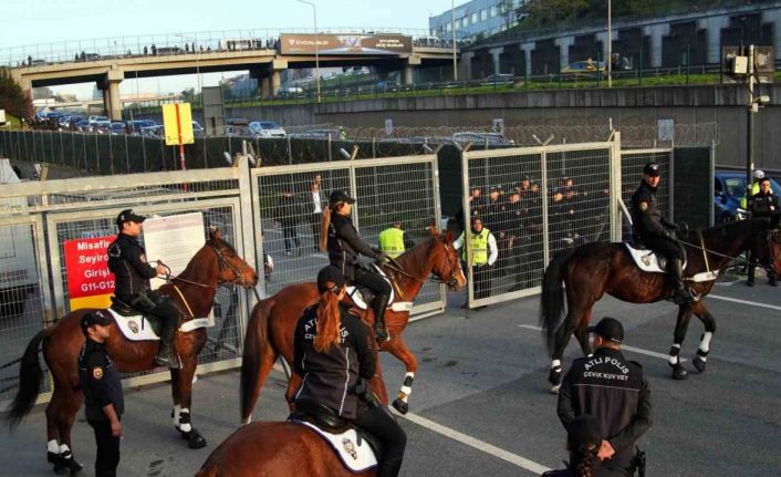 Trabzonspor taraftarı, RAMS Park’a geldi