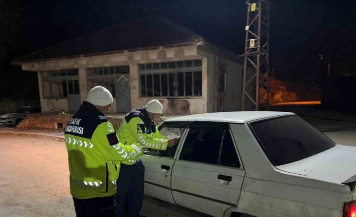 Trafik denetiminde kurallara uymayan sürücülere ceza yağdı