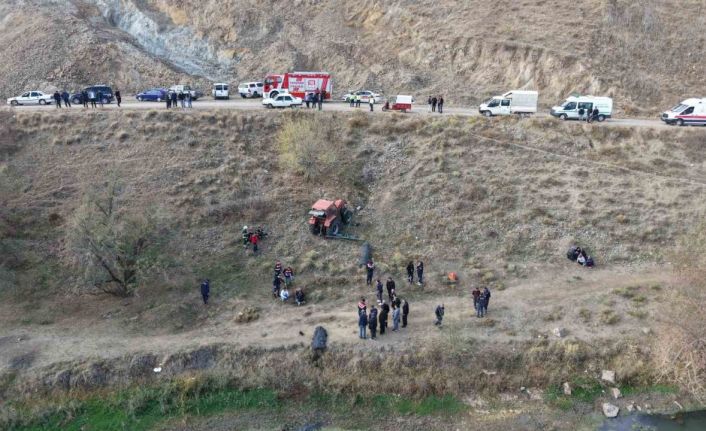 Traktör uçuruma devrildi: 1 ölü