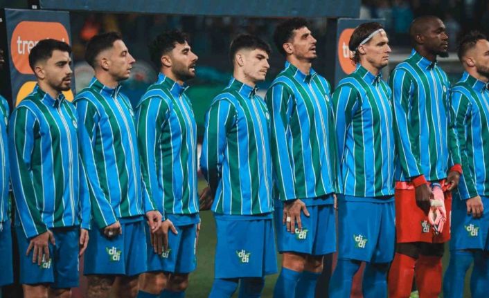 Trendyol Süper Lig: Çaykur Rizespor: 2 - Fenerbahçe: 0 (Maç devam ediyor)