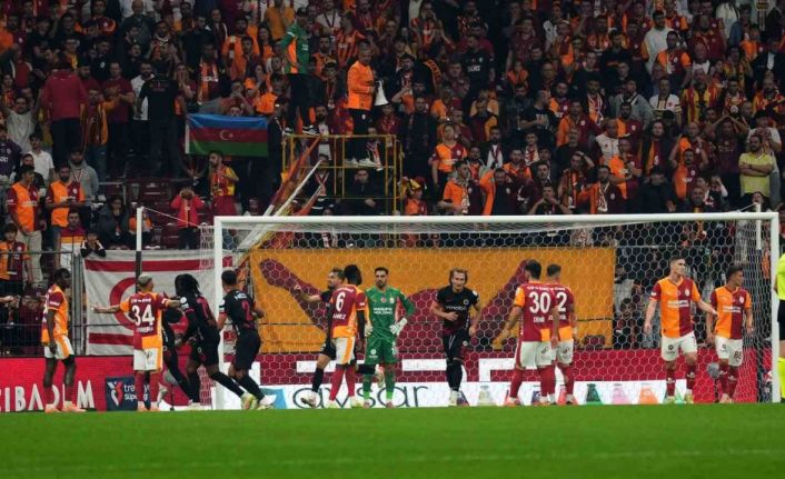 Trendyol Süper Lig: Galatasaray: 0 - Gençlerbirliği: 1 (İlk yarı)