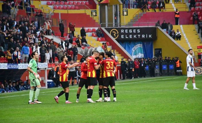 Trendyol Süper Lig: Kayserispor: 1 - Kasımpaşa: 1 (Maç devam ediyor)