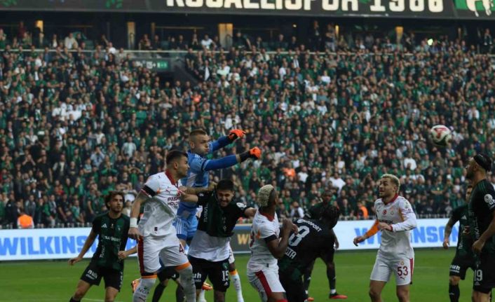 Trendyol Süper Lig: Kocaelispor: 0 - Galatasaray: 0 (Maç devam ediyor)