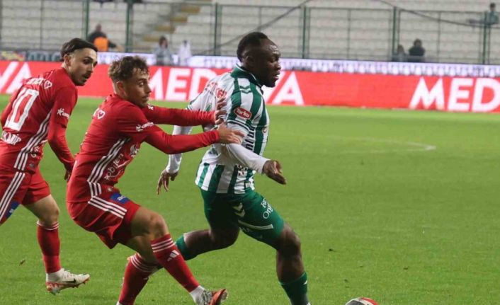 Trendyol Süper Lig: Konyaspor: 0 - Antalyaspor: 0 (İlk yarı)