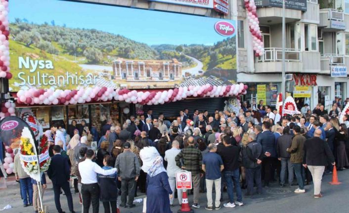 Tuğba Kuruyemiş’in 127. şubesi kadınların eliyle açıldı
