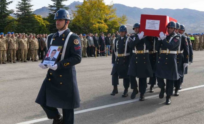 Tunceli’de trafik kazasında hayatını kaybeden Uzman Çavuş Yılmaz memleketine uğurlandı