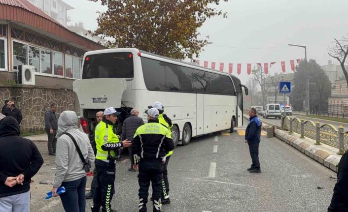 Tur otobüsünün ters yön hatası pahalıya mal oldu