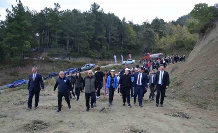 Türkeli’de fidanlar toprakla buluştu