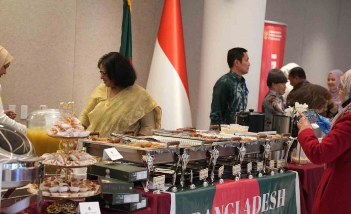 Türkevi’ndeki İslam Mirası Derneği’nin yıllık pazarına yoğun ilgi