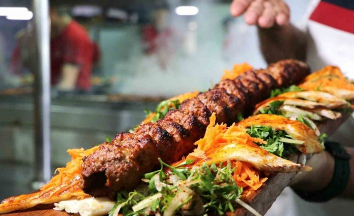 ‘Türkiye’nin en çok akla gelen lezzetleri’ listesinde Adana kebabının 3’üncü olmasına tepki