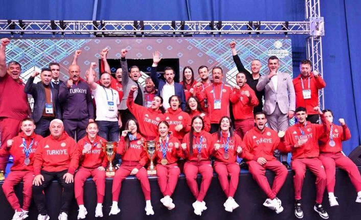 U23 Avrupa Boks Şampiyonası’nda millilerden tarihi zafer