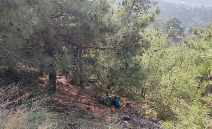 Uçurumdan yuvarlanan motosikletteki 2 kişi yaralandı