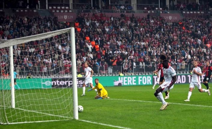 UEFA Konferans Ligi: Samsunspor: 1 - Hamrun: 0 (İlk yarı)