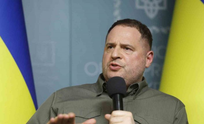 Ukrayna’da yolsuzluk operasyonu: Zelenskiy’e en yakın ismin evi arandı