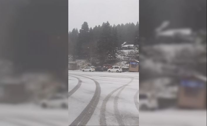 Uludağ’da kar yağışı etkisini gösterdi