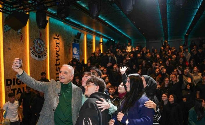 Ümraniye’de "Motivasyon Buluşmaları" gençlerle yeni sezona başladı