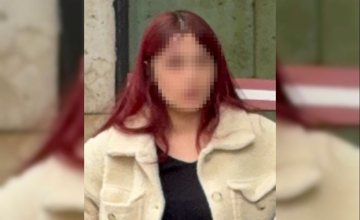 Üniversite öğrencisi genç kız kardeşlerine saldıran babasını bıçakladı