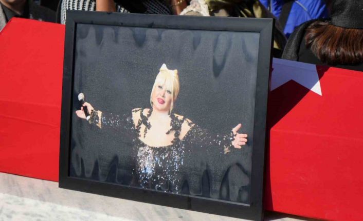 Ünlü sanatçı Muazzez Abacı son yolculuğuna uğurlandı