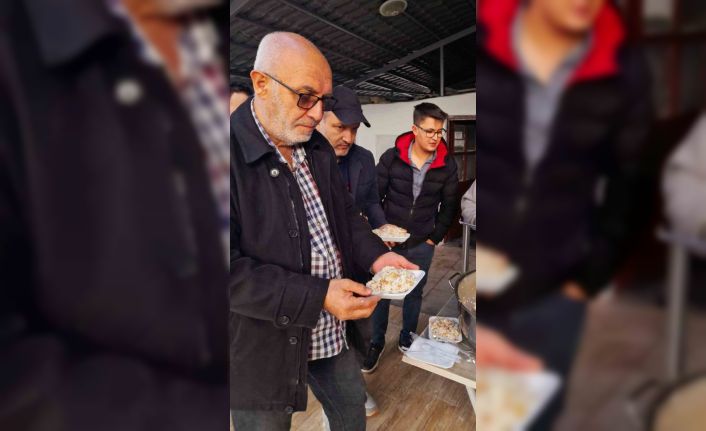 Unutulmaya yüz tutmuş ‘Tarihi Odunpazarı Pilavı’ vatandaşlara ikram edildi