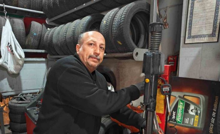 Ustasından kış lastiği uyarısı: "Can güvenliğimiz için lastiklerimizi taktıralım"