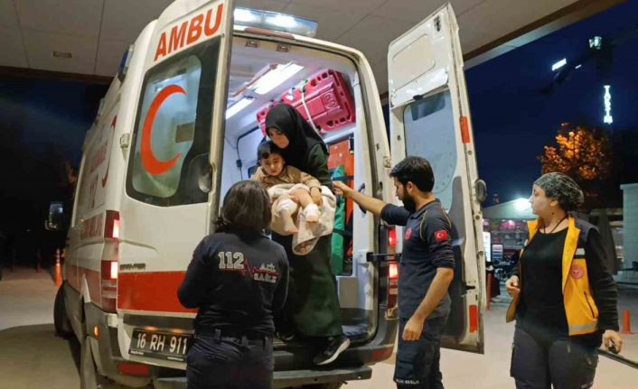 Üzerine çaydanlık devrilen çocuk yaralandı