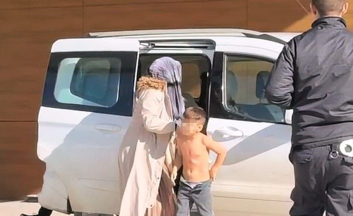 Üzerine kaynar su devrilen çocuk yaralandı