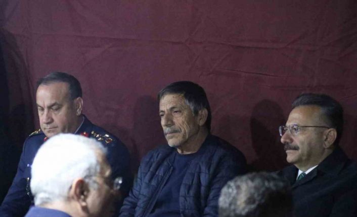 Vali Aksoy, şehit Üsteğmen Emre Mercan’ın baba ocağını ziyaret etti