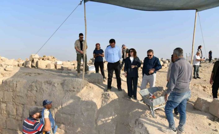 Vali Şıldak Harran’daki kazı çalışmalarını inceledi