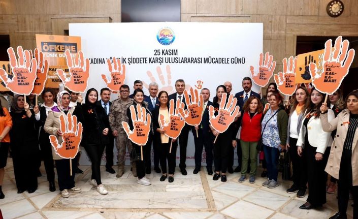 Vali Toros: "Kadına şiddet insanlığa ihanettir"