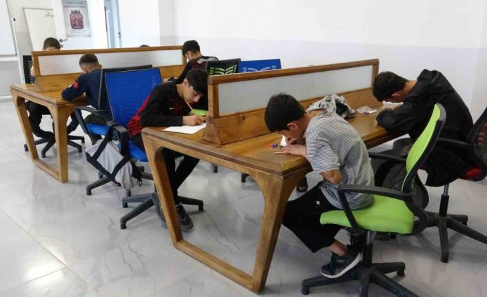 Van’da öğrenciler ara tatilde hem öğrendi hem yarıştı