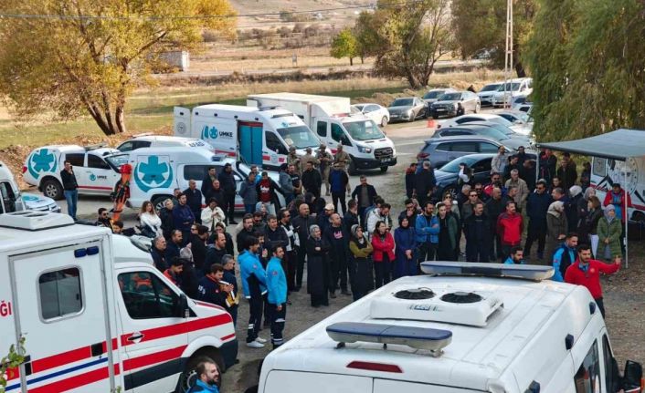 Van’da sağlık yöneticileri afet farkındalık kampında buluştu
