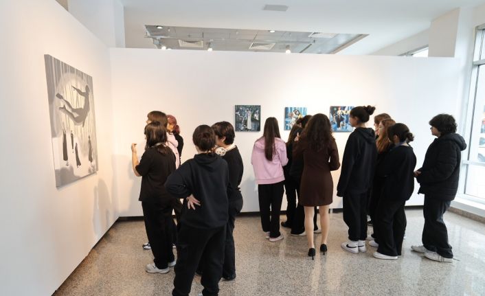 "Varlığın Arayüzü" sergisi Sefaköy Galeri Küp’te