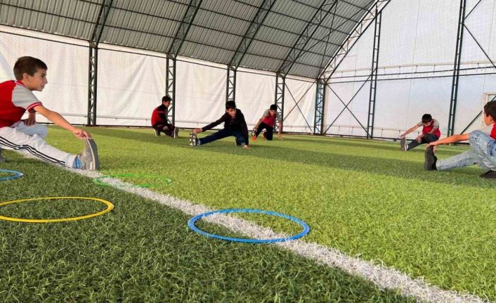 Varto’da futbol kursu sürüyor