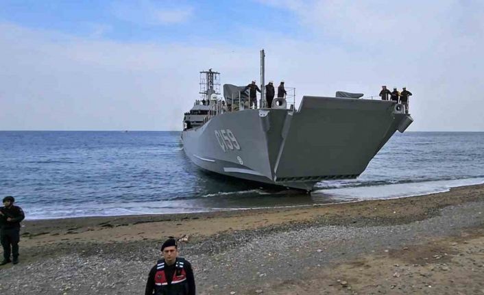 Yeni Tip Çıkarma Gemisi Ç-159 Yalova kıyısında test edildi