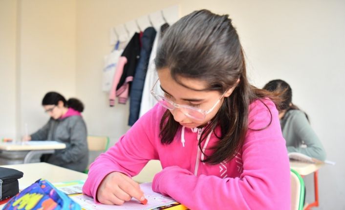 Yeşilyurt Belediyesi’nden öğrencilere ücretsiz kurs desteği