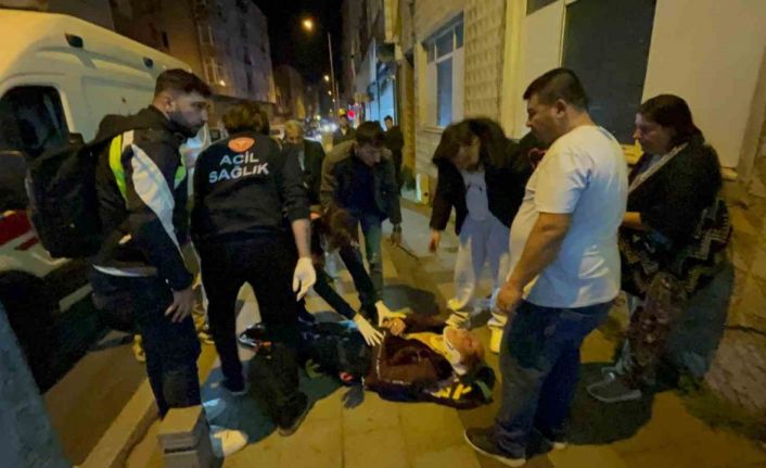 Yolun karşısına geçmeye çalışan yayaya motosiklet böyle çarptı