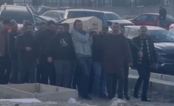 Yurt binasından düşerek hayatını kaybeden üniversite öğrencisi İstanbul’da toprağa verildi