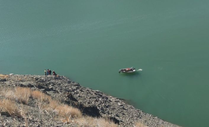 Zernek Barajı’na araç uçtu, arama kurtarma çalışmaları başlatıldı