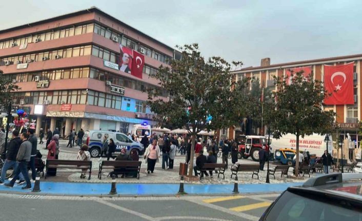 Zonguldak’ta psikolojik sorunları olduğu iddia edilen şahıs kaymakamlık önünde kendini yaktı
