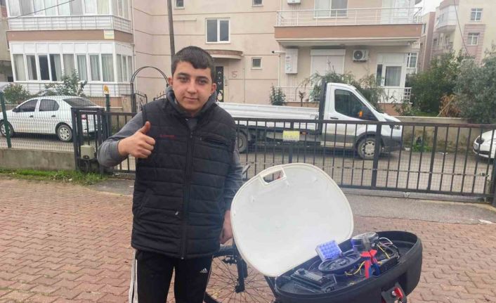 16 yaşındaki özel çocuk Bayram Efe müzik sevgisini bisikletine taşıdı