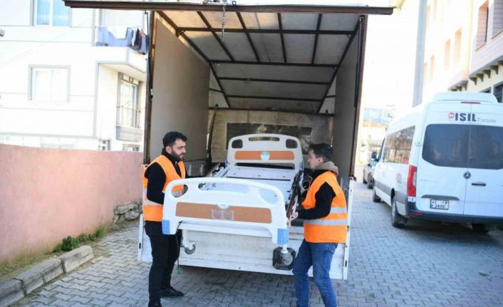 2025 yılında ihtiyaç sahiplerine kırtasiyeden hasta yatağına kadar sosyal yardım