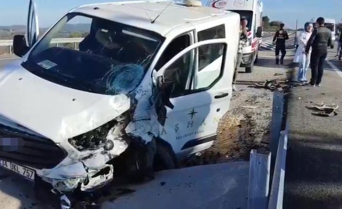 2 araç çarpıştı: 2 yaralı