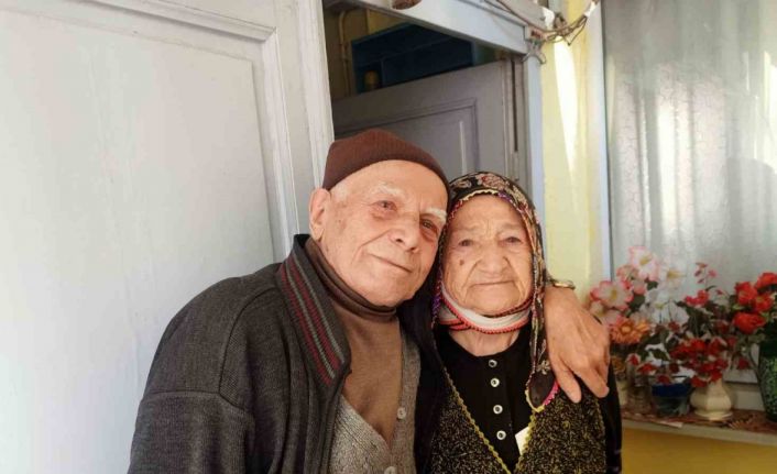 32 yıl sonra mavişinden gözyaşı dökerek ayrıldı