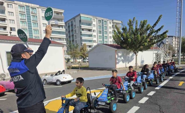 486 öğrenciye trafik ve çevre bilinci eğitimi verildi
