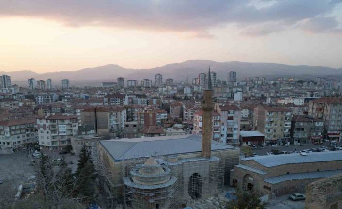 690 yıllık Sungurbey Camii aslına uygun olarak restore ediliyor