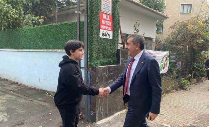 8’inci sınıf öğrencisinin davetine Bakan Tekin’den sürpriz ziyaret