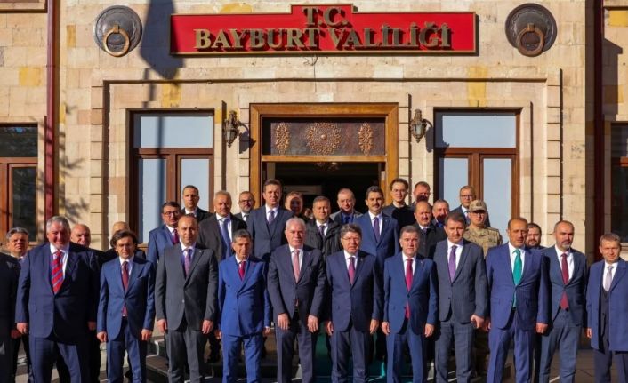 Adalet Bakanı Tunç Bayburt Valiliğini ziyaret etti