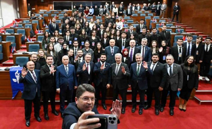 Adalet Bakanı Tunç Hukuk Fakültesi öğrencileri ile buluştu